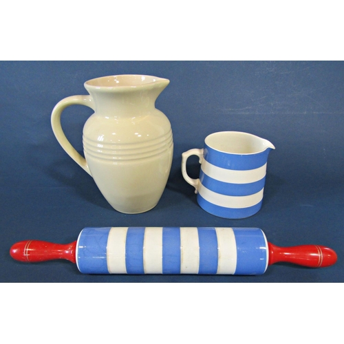 1100 - A quantity of vintage kitchenalia including mixing bowls, polka dot bowls, Portmeirion rolling pin, ... 