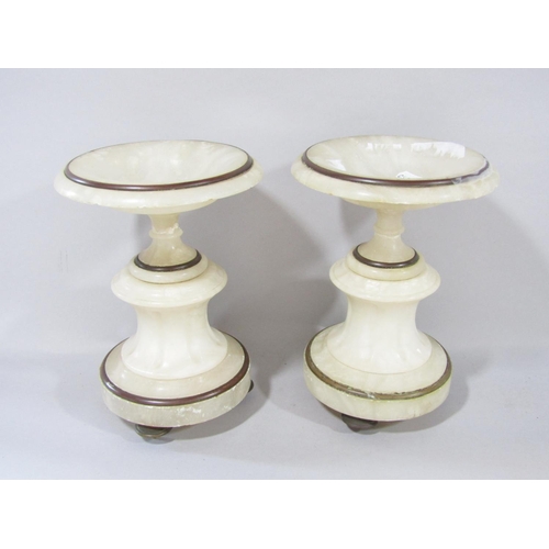 1476 - A pair of white marble shallow urns on a waisted and fluted base with brass string and feet, 22cm hi... 