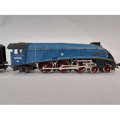 257 - Hornby OO gauge Limited Edition boxed locomotive 'Mallard' 4-6-2 in blue livery, with tender, boxed