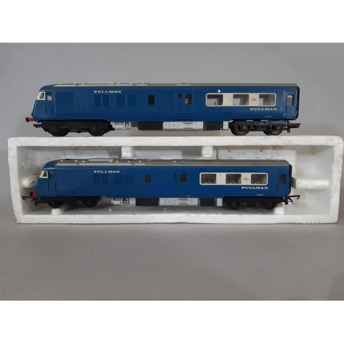 263 - Boxful of OO and HO gauge railway models including the following in BR blue; Class 42 'Kelly' diesel... 