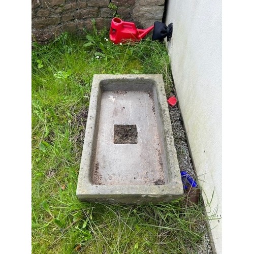 2079 - A natural stone rectangular trough, approx 91cm x 54cm x 19cm deep, to be viewed and collected: Cros... 