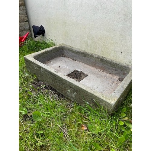 2079 - A natural stone rectangular trough, approx 91cm x 54cm x 19cm deep, to be viewed and collected: Cros... 