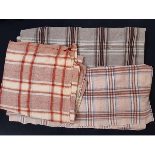 1562 - 7 vintage woollen blankets in various colours and patterns (AF)