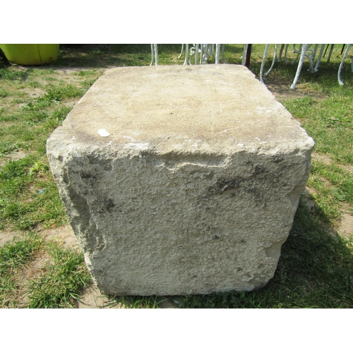 2068 - A weathered cut stone mounting block/architectural stone 45 cm x 38 cm x 38 cm