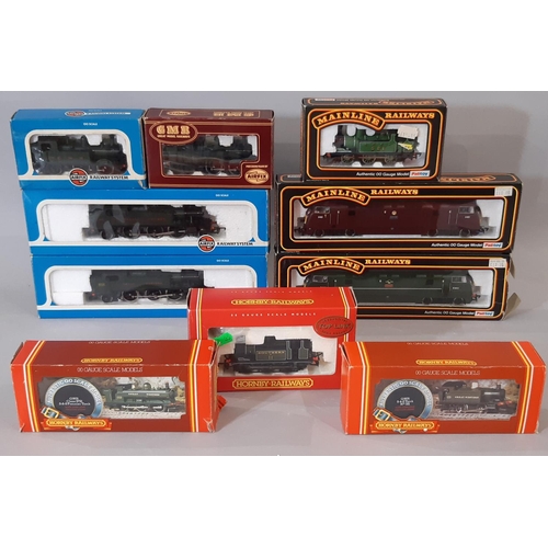 263 - Ten 00 gauge boxed locomotives including Hornby tank engines R333, R059 and R2100, Mainline Hydrauli... 