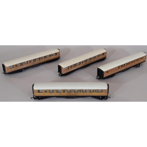 266 - 31 unboxed 00 gauge passenger coaches including Hornby Southern Green, LMS Maroon and LNER Teak etc,... 