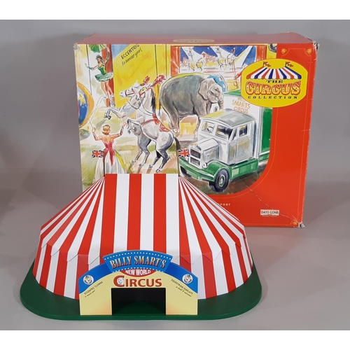 278 - Model circus box sets comprising  5  Corgi Chipperfield Circus models including Artic with Cages 112... 