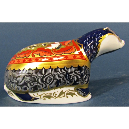 1068 - A Crown Derby moonlight badger (silver stopper)