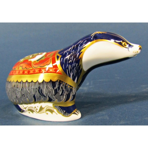 1068 - A Crown Derby moonlight badger (silver stopper)