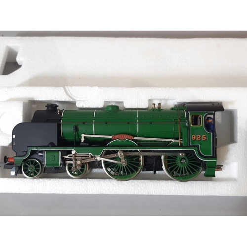 271 - 3 boxed 00 gauge model railway locomotives including Schools Class Hornby R380 4-4-0 Southern Rail '... 