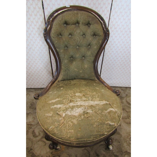 2342 - A Victorian drawing room chair with carved walnut showwood frame on cabriole supports