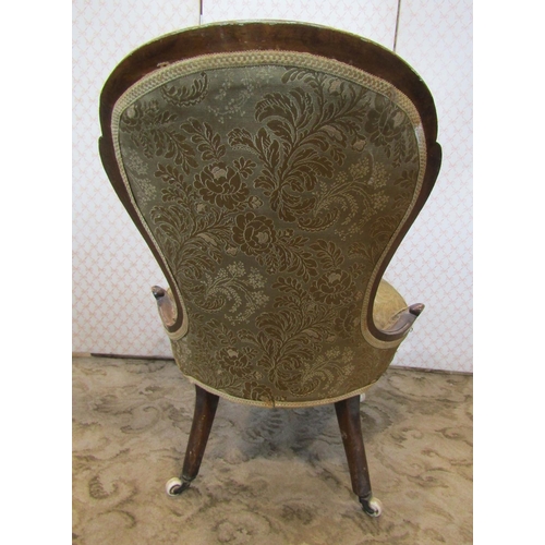 2342 - A Victorian drawing room chair with carved walnut showwood frame on cabriole supports