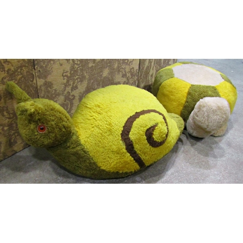 2317 - Two vintage children's seats in the form of a snail and a tortoise approximately 80 cm in length