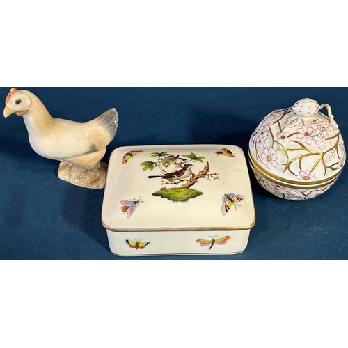 1121 - A Herend ware trinket box and over, another of globular form, a Copenhagen model of a Hen, three mug... 