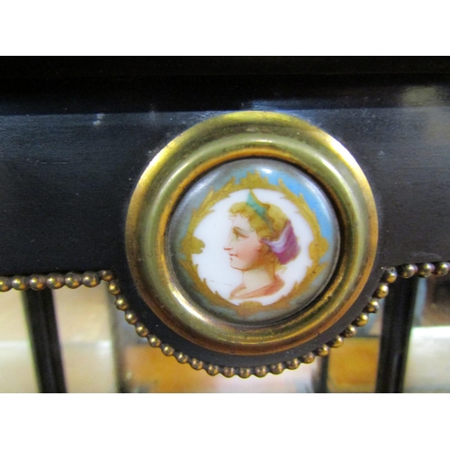 2606 - Good quality 19th century ladies Bonheur du jour, the central drawer fitted with a writing tablet, f... 