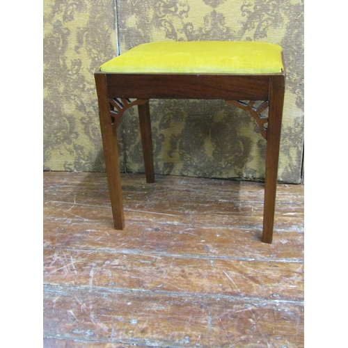 2619 - A Georgian mahogany stool of rectangular form with upholstered drop in seat, 51 cm max