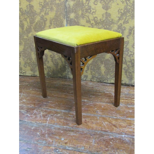 2619 - A Georgian mahogany stool of rectangular form with upholstered drop in seat, 51 cm max