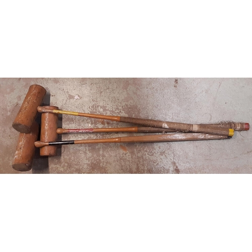 2165 - A vintage associated croquet set housed within a pine box  (af)