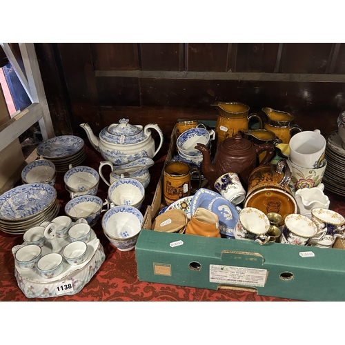 1138 - A collection of 19th century blue and white transfer ware tea ware with chinoiserie detail, further ... 