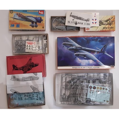 411 - 25 model aircraft kits by various makers including Frog, Hasegawa, High Planes, KP, L&S, Matchbox, S... 