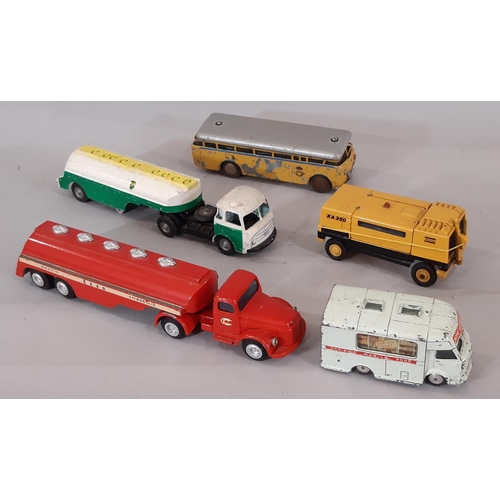 406 - A collection of unboxed vintage model vehicles by various makers including Corgi, Lesney Matchbox, T... 