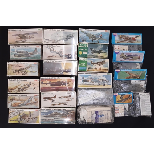 419 - 23 model aircraft kits by Novo and Frog 1:72 scale including original 1950's Frog kits of Bristol Be... 