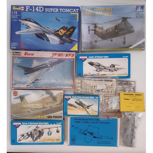 405 - 11 model aircraft kits, mainly 1:72 scale Fighter aircraft including kits by  Airfix, High Planes, I... 