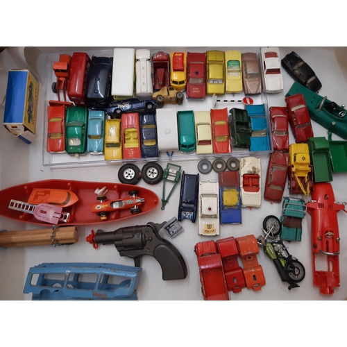 414 - Collection of mixed model vehicles, most unboxed, including military vehicles and guns by Crescent, ... 