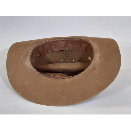 1838 - WW2 Australian Army bush / Slouch hat dated 1942 and marked N.121 size 6¾, with Australian Commonwea... 