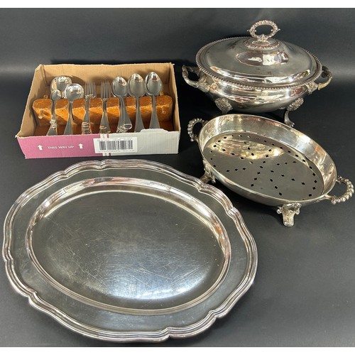 1217 - A large Georgian style silver plated tureen with cover raised on claw feet, an oval tray and an oval... 