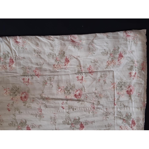 1819 - French style vintage quilt in cotton floral print with striped print verso 2.3x2.3m