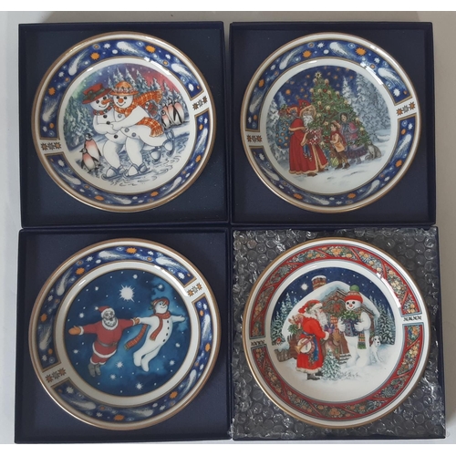 1193 - Large collection of Royal Worcester boxed commemorative and Christmas themed ceramics, including coa... 