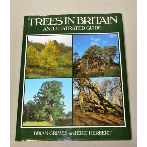 235 - Botanical interest - Maps etc, principally on trees, wetlands, British plants, several copies of The... 