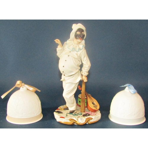 1030 - A collection of Lladro (5) Cascades porcelain figures, principally clown themed, and others, 16 piec... 