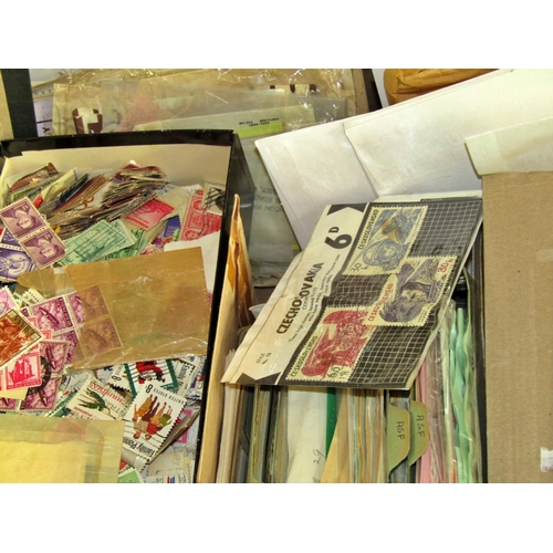 275 - A very large volume of stamps, worldwide, loose, packets, envelopes, tins, etc, unsorted, 1000's and... 