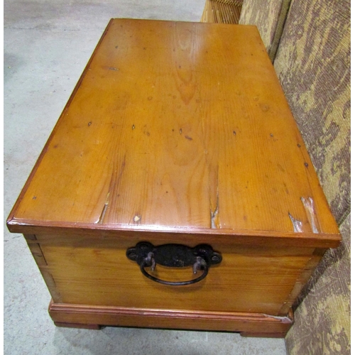 2265 - A pine blanket chest, 93 cm in length