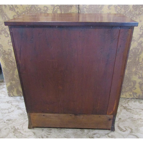 2193 - A small good quality Georgian style mahogany chest of four long graduated drawers with shaped apron ... 