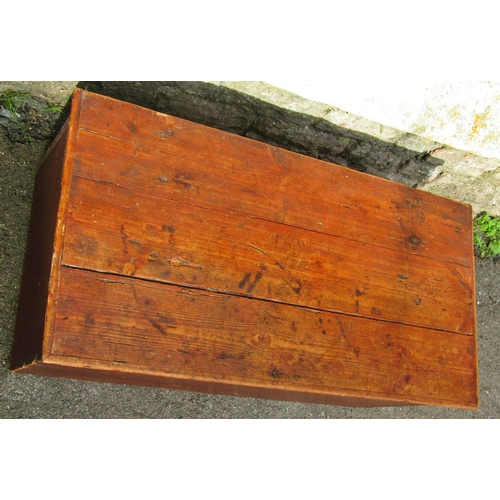 2221 - A Victorian pine blanket chest, 78 cm wide