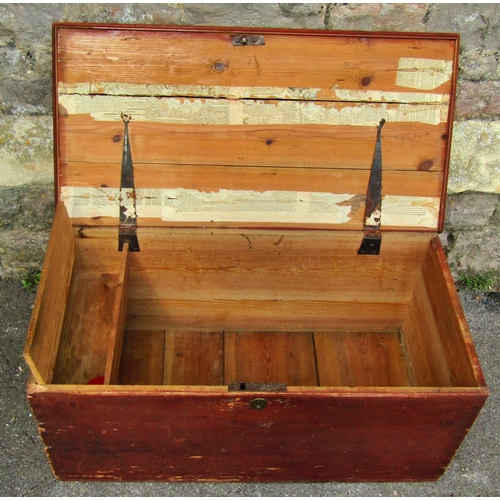 2221 - A Victorian pine blanket chest, 78 cm wide