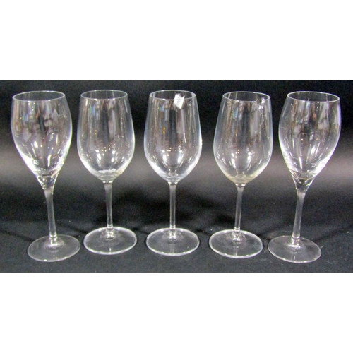 1233 - A mixed collection of 13 modern red and white tall stemmed wine glasses together with water tumblers... 