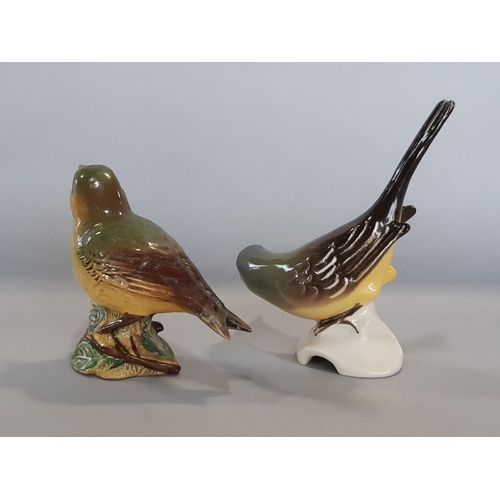 1132A - A Beswick greenfinch and a Goebel wagtail bird