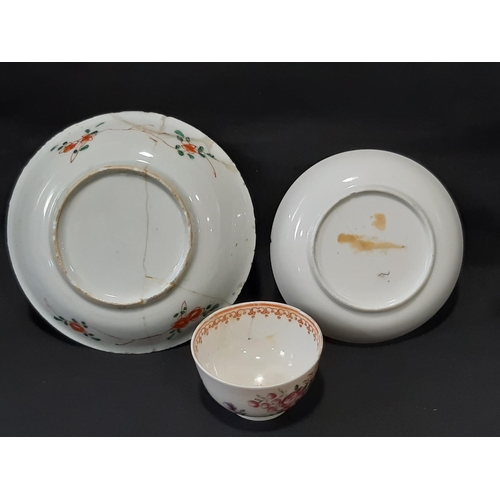 1065 - 18th century New Hall tea bowl together with a Chinese Famille Verte cup and saucer etc (AF)