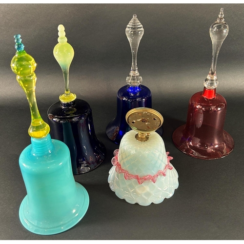 1128 - Four Murano glass bells and a glass shade (5)