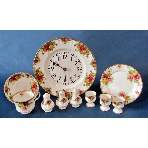 1010 - A mixed group of Royal Albert Old Country Roses tea and dinner wares, to include a two-tier sandwich... 