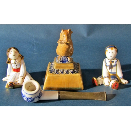 1066 - A small collection of decorative porcelain to include a Doulton Burslem figure of a seated mouse pla... 