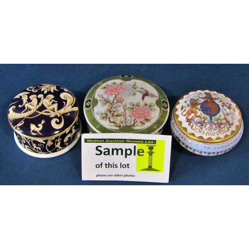 1072 - Mixed collection of decorative enamel and other patch and pill boxes to include Halcyon Days example... 