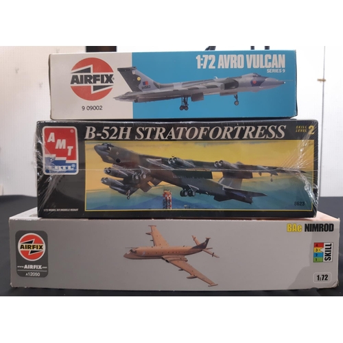 371 - 3 boxed model aircraft including Airfix Avro Vulcan and Bae Nimrod (both 1:72 scale) and a B52 Strat... 