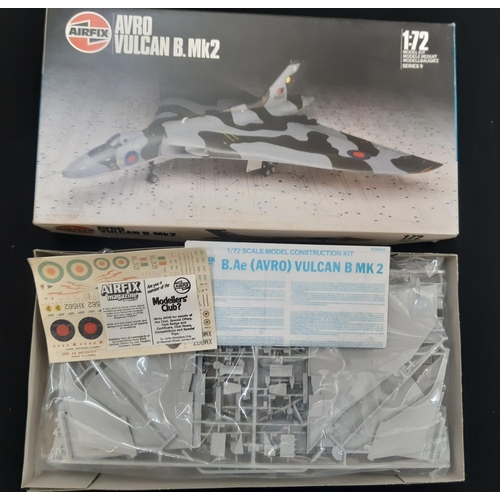 371 - 3 boxed model aircraft including Airfix Avro Vulcan and Bae Nimrod (both 1:72 scale) and a B52 Strat... 