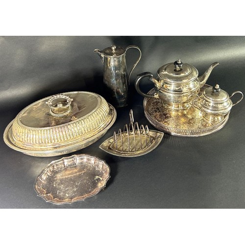 1157 - A mixed selection of silver plated tableware, including a drinks tray, tureen with cover, a coffee p... 