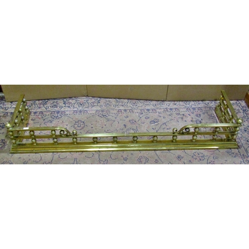 2278 - A good quality brass fireside fender, 107 x 36cm.